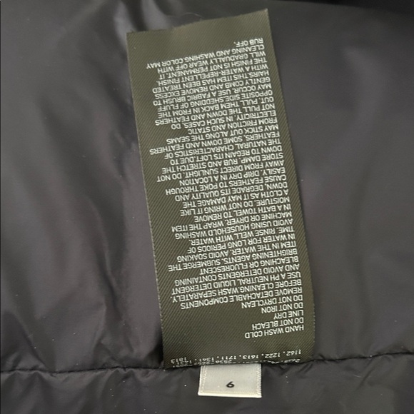 Uniqlo Navy Long Puffer Coat with Plush Detachable Hood - Picture 9 of 12